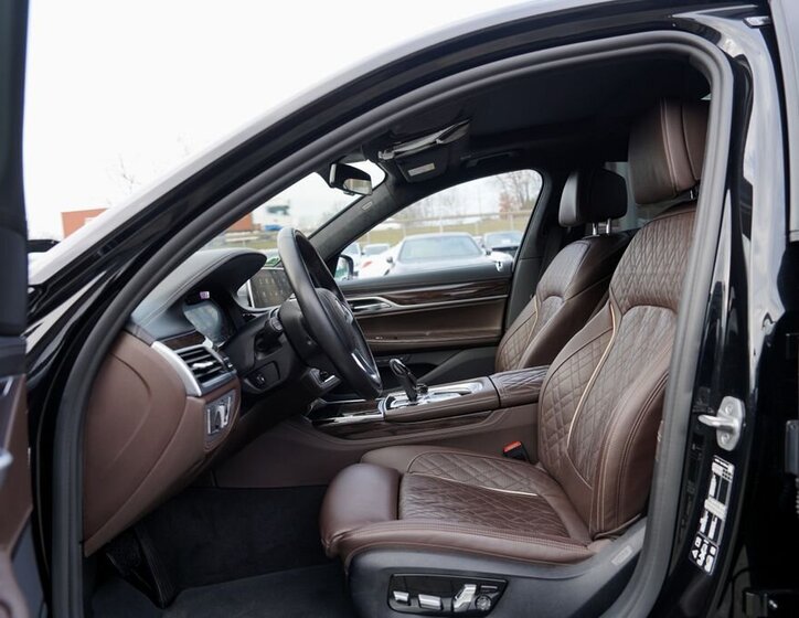 BMW Řada 7 22