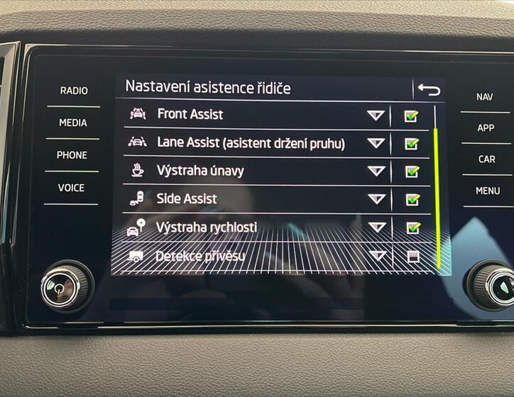 Škoda Karoq SUV / Terénní 1,5 l 110 kw