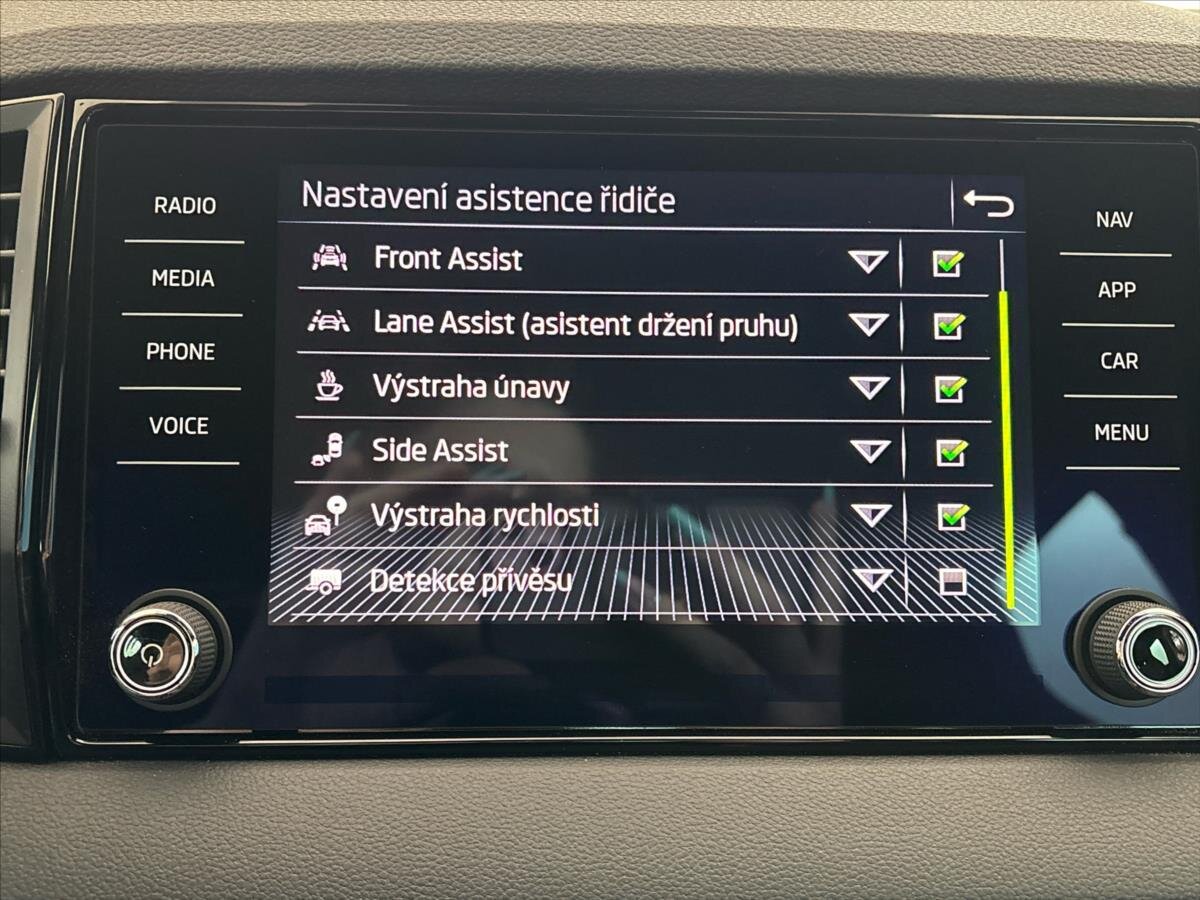 Škoda Karoq SUV / Terénní 1,5 l 110 kw