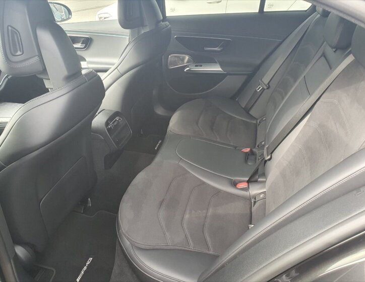 Mercedes-Benz Třídy E Sedan / Limuzína 2,0 l 145 kw