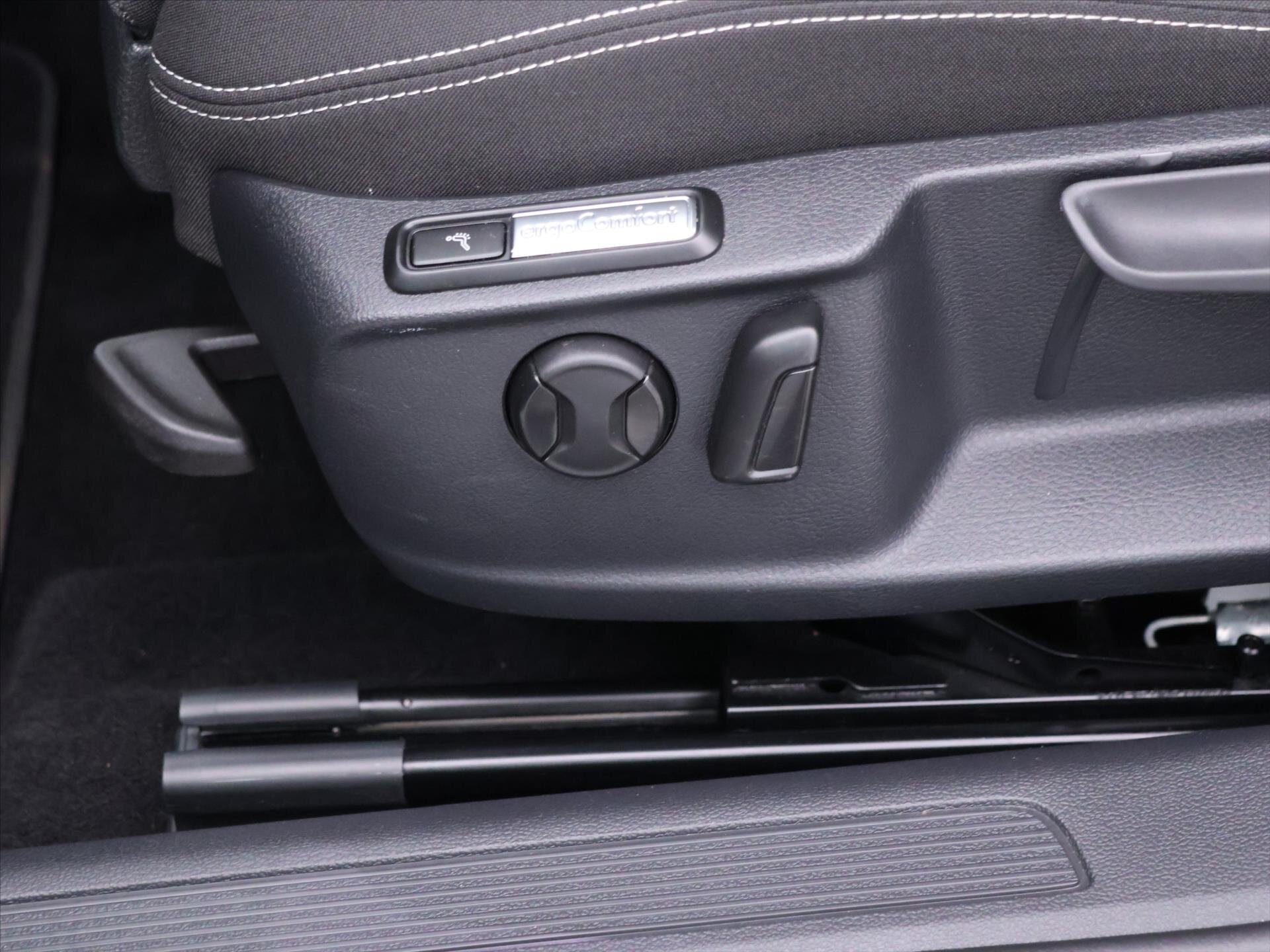 Volkswagen Passat Sedan / Limuzína 1,5 l 110 kw