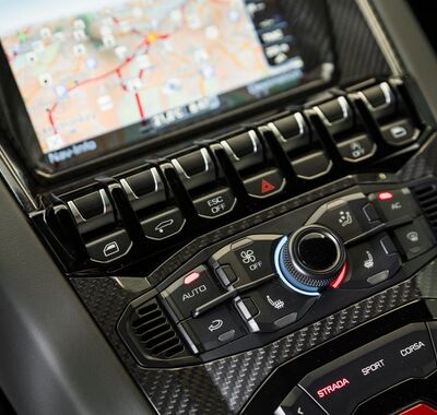 Lamborghini Aventador 13