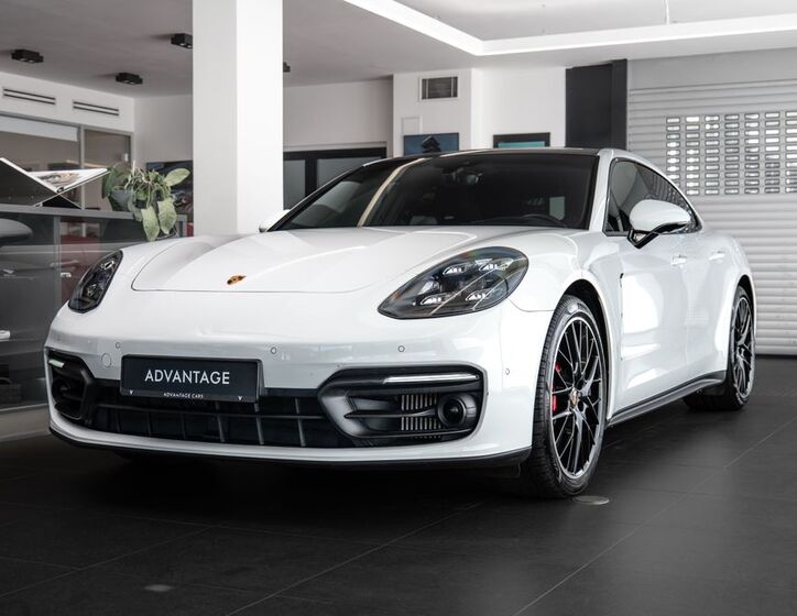 Porsche Panamera 1