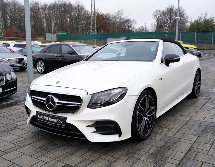 Mercedes-Benz Třídy E 2