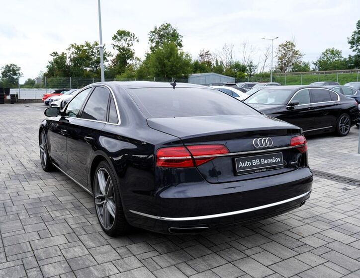 Audi A8 4