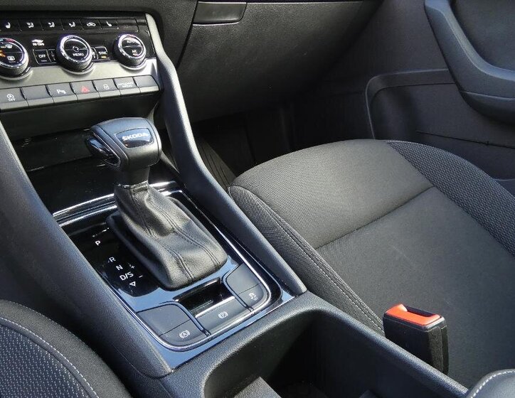 Škoda Karoq SUV / Terénní 1,5 l 110 kw