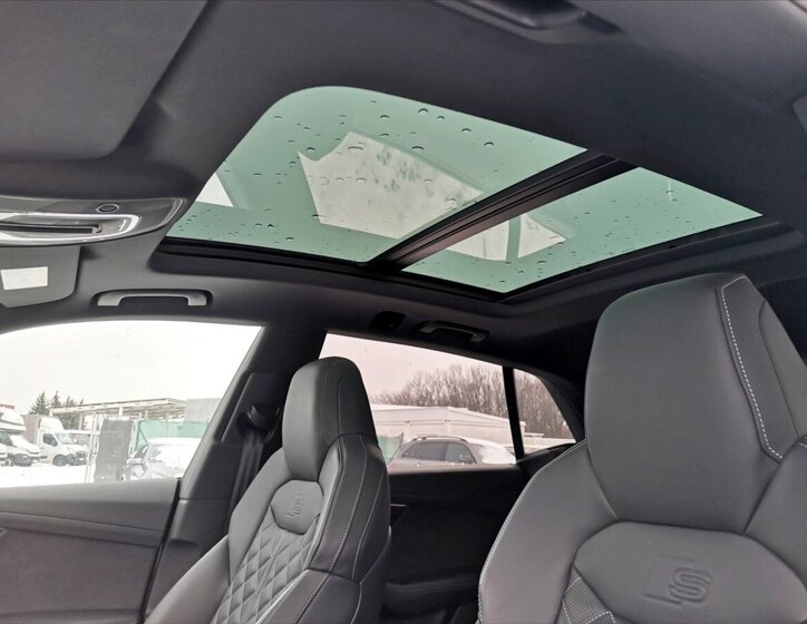 Audi Q8 SUV / Terénní 3,0 l 250 kw