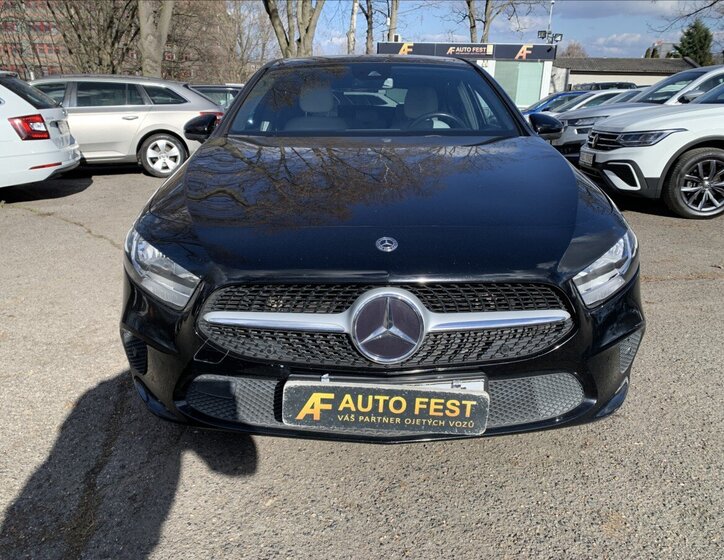 Mercedes-Benz Třídy A Hatchback 1,3 l 120 kw
