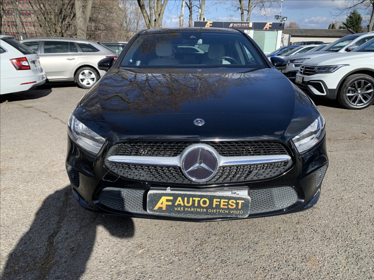 Mercedes-Benz Třídy A Hatchback 1,3 l 120 kw
