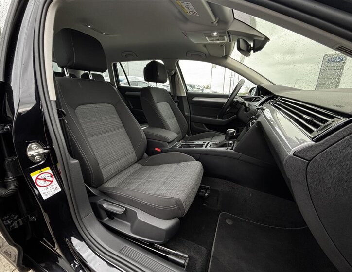 Volkswagen Passat Kombi 1,5 l 110 kw