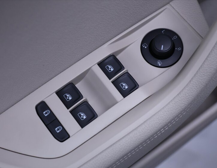 Škoda Superb Liftback 2,0 l 110 kw