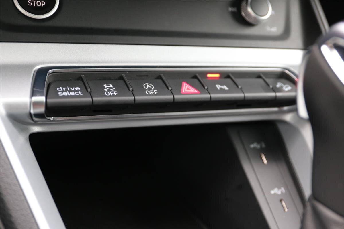 Audi Q3 SUV 2,3 l 137 kw