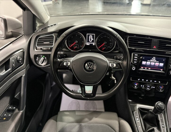 Volkswagen Golf Kombi 2,0 l 110 kw