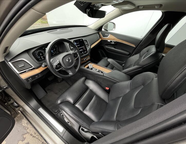 Volvo XC90 SUV 2,0 l 173 kw