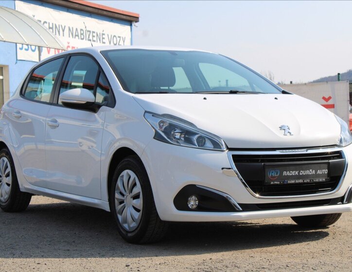 Peugeot 208 Hatchback 1,2 l 60 kw