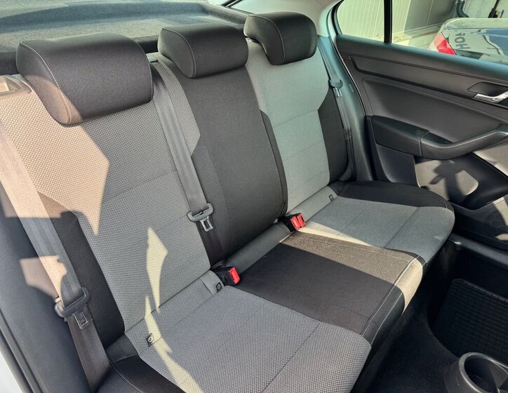 Škoda Rapid Sedan / Limuzína 1,6 l 77 kw