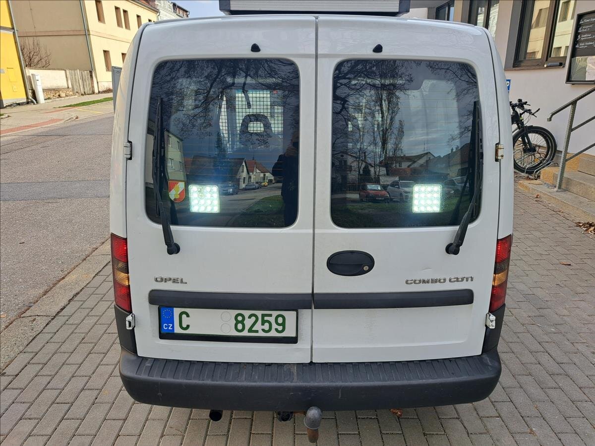 Opel Combo Skříň 1,2 l 55 kw