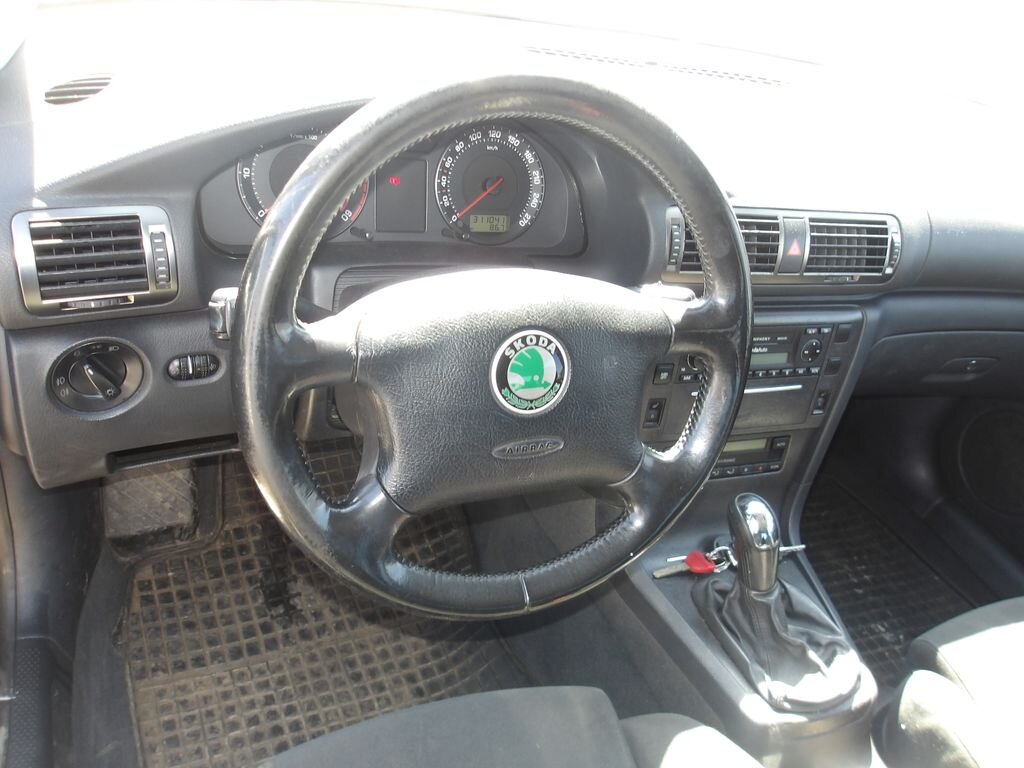 Škoda Superb Sedan / Limuzína 1,9 l 96 kw