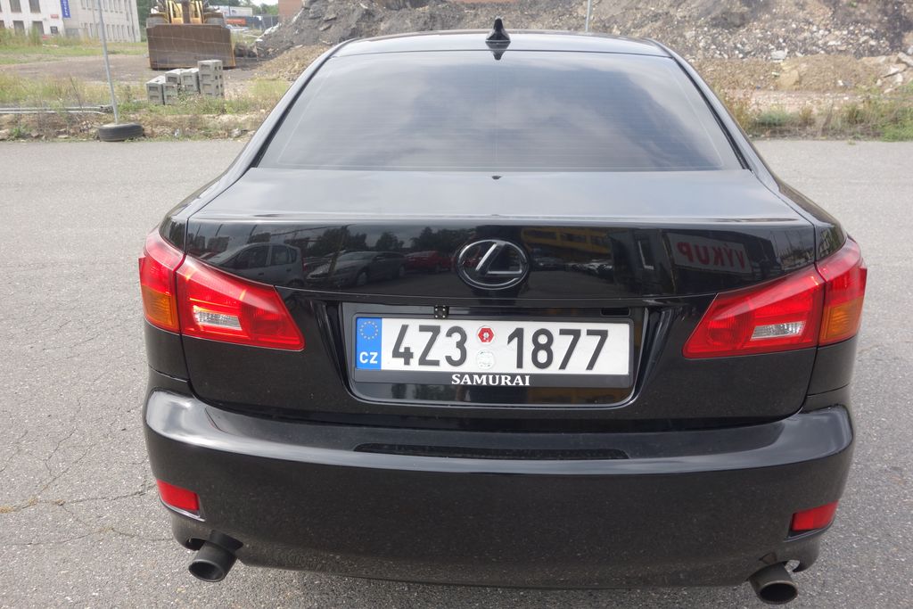 Lexus IS 220