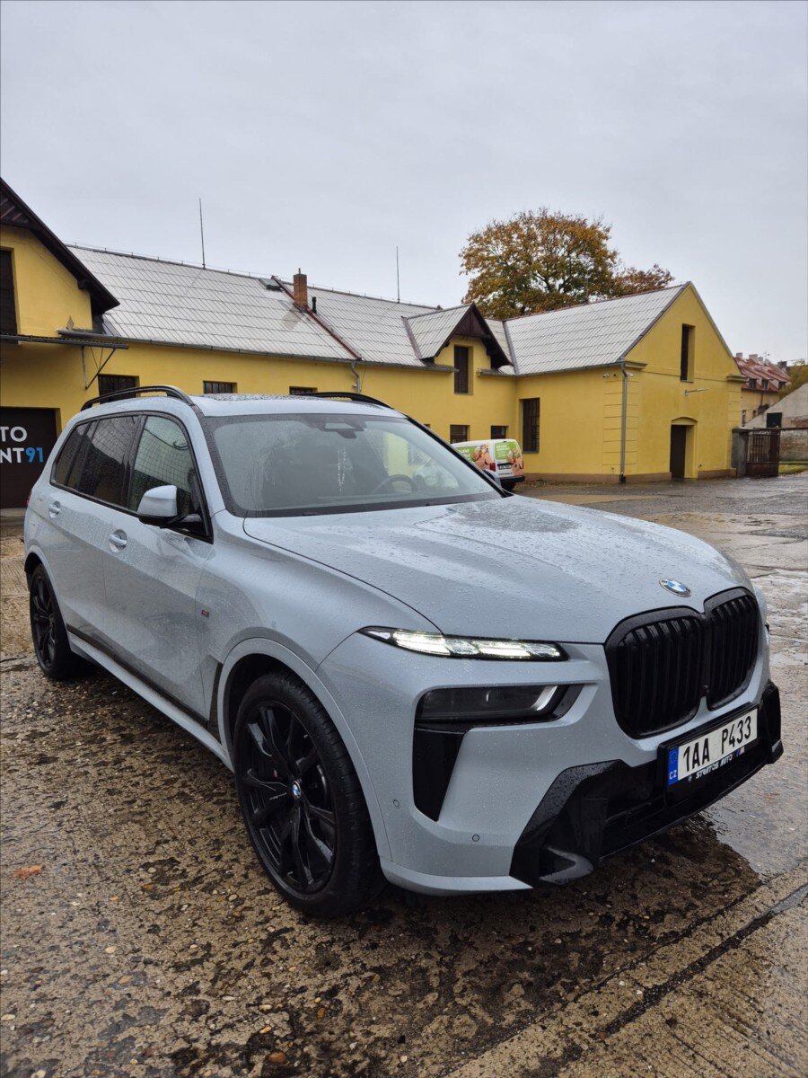 BMW X7 SUV / Terénní 3,0 l 250 kw