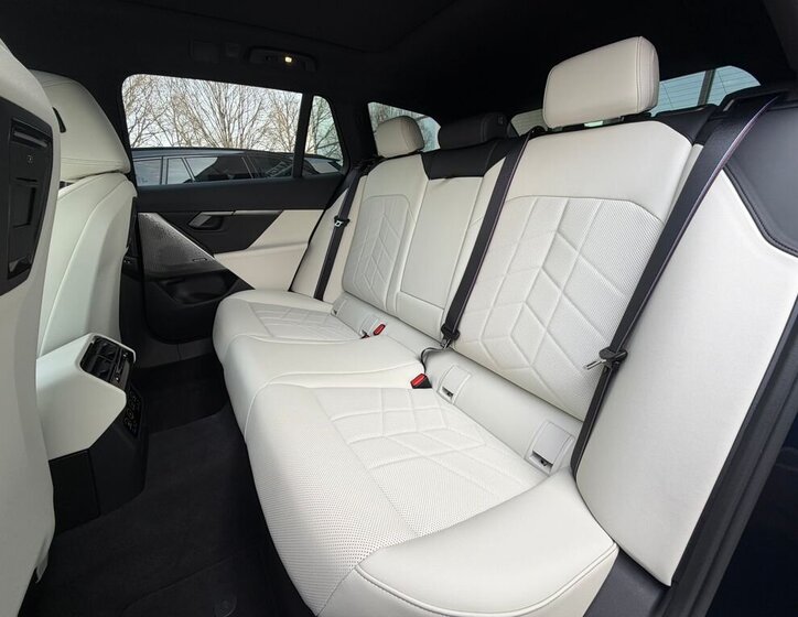 BMW Řada 5 Kombi 3,0 l 210 kw