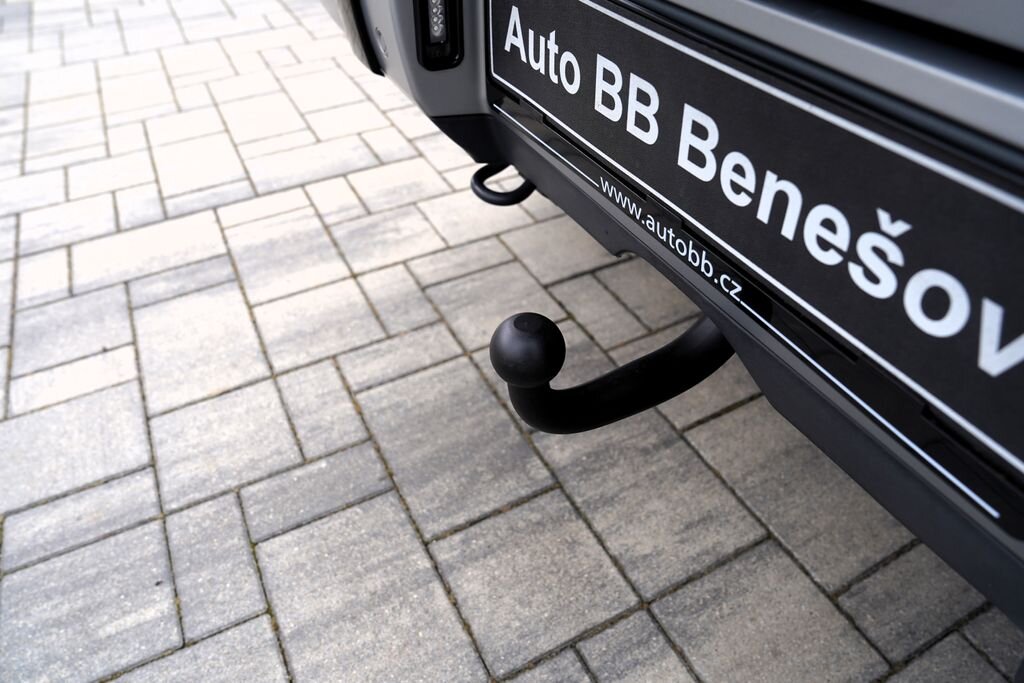 Mercedes-Benz Třídy G SUV / Terénní 4,0 l 368 kw