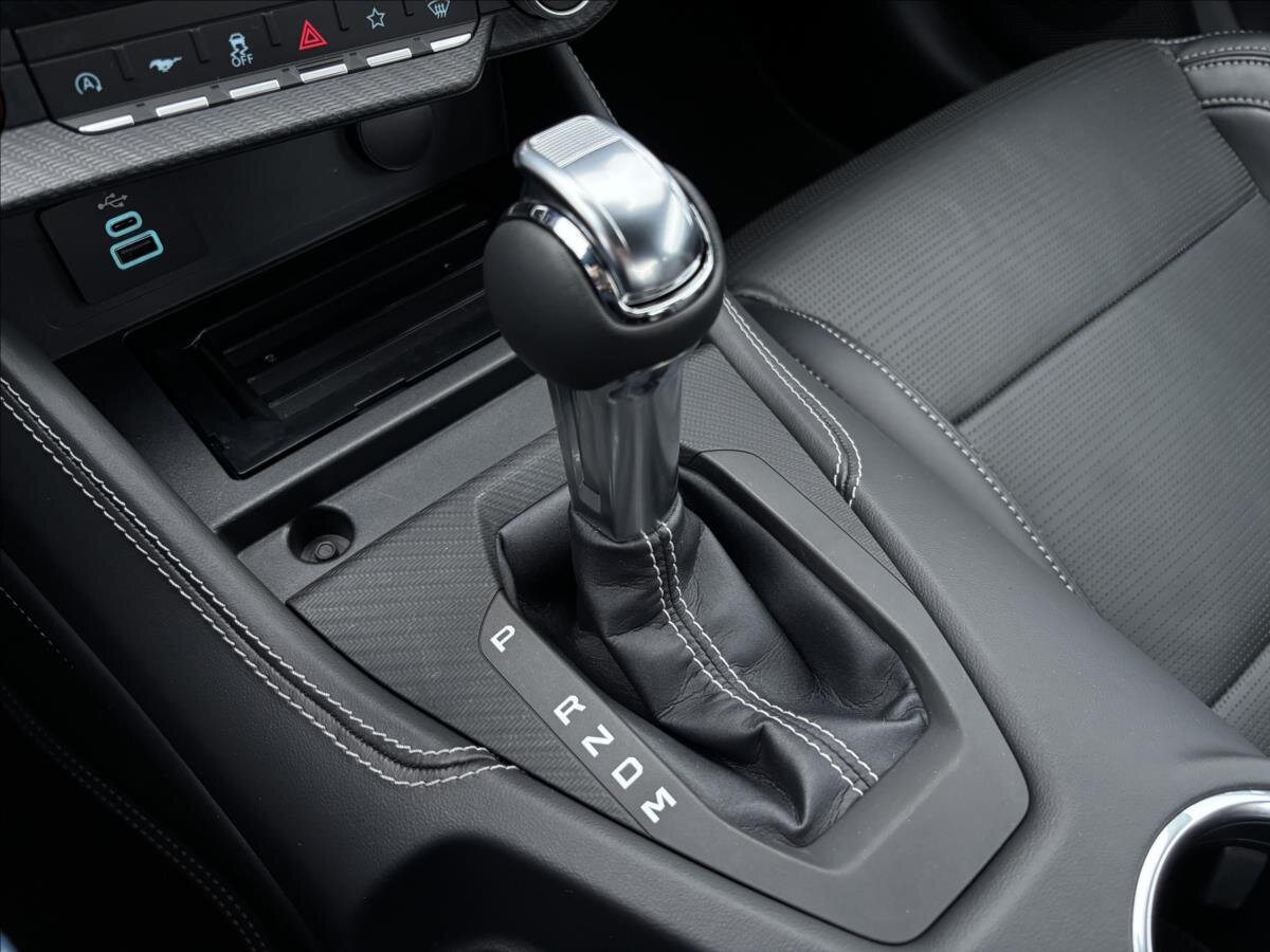 Ford Mustang Kupé 5,0 l 328 kw