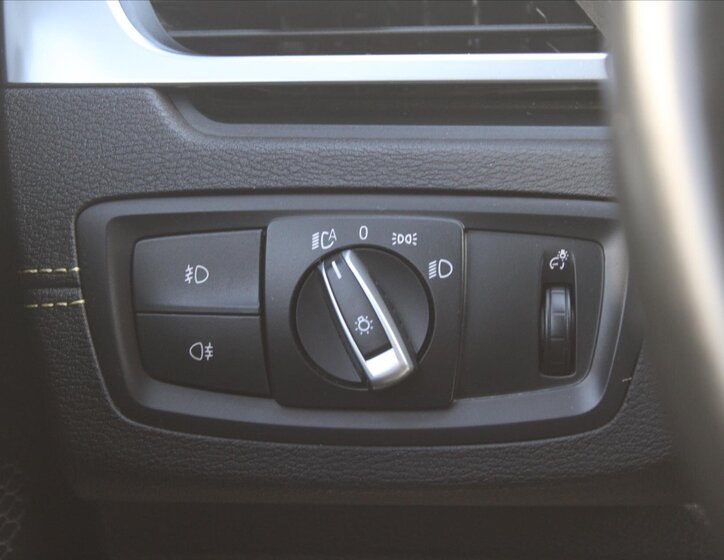 BMW X2 SUV / Terénní 2,0 l 140 kw