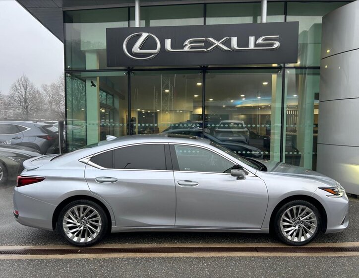 Lexus ES 300h Sedan 2,5 l 160 kw