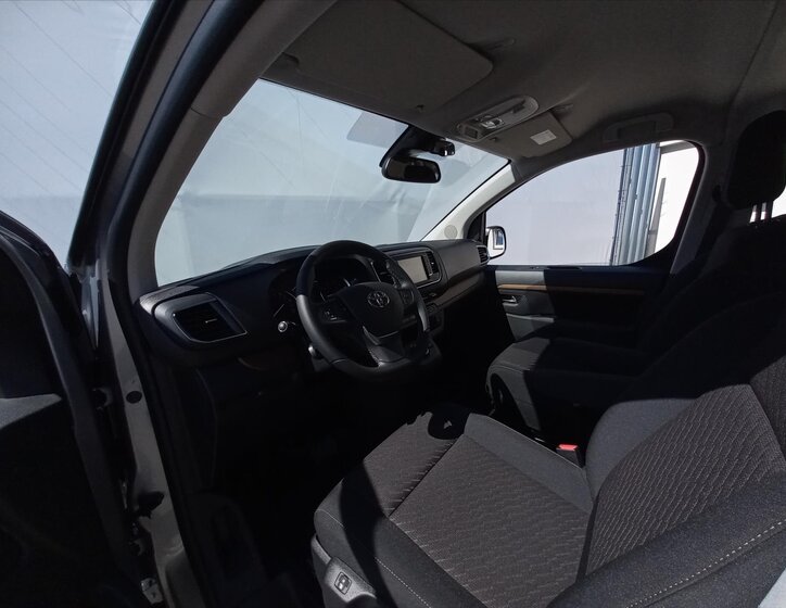 Toyota ProAce Verso 8
