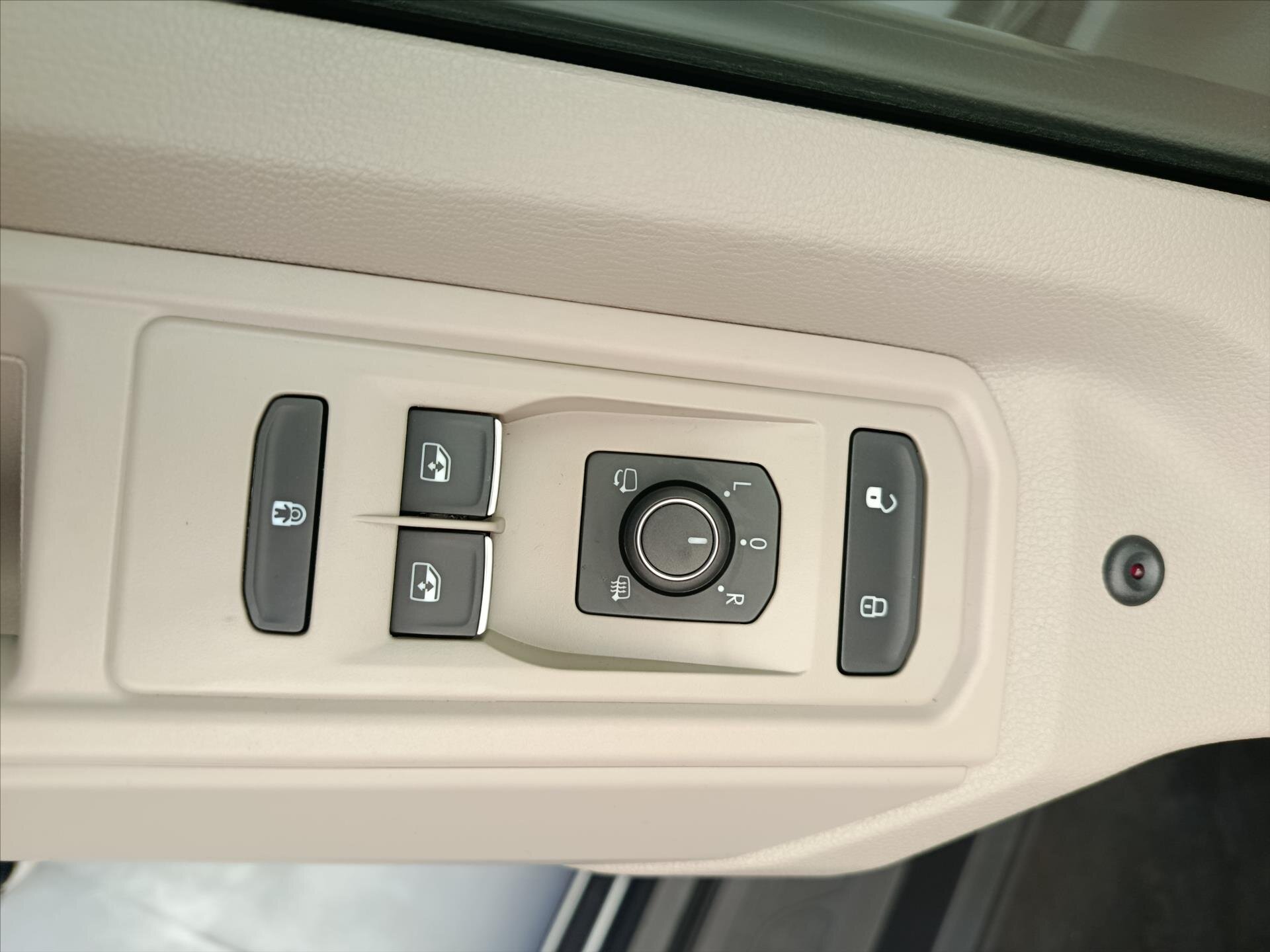 Volkswagen Multivan Ostatní 2,0 l 110 kw