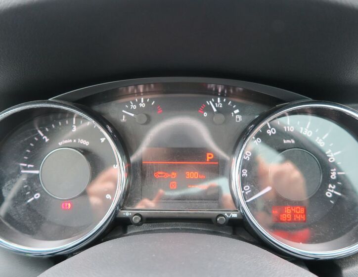 Peugeot 5008 MPV 2,0 l 120 kw