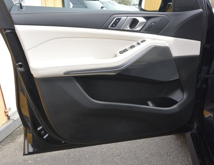 BMW X5 SUV / Terénní 3,0 l 250 kw