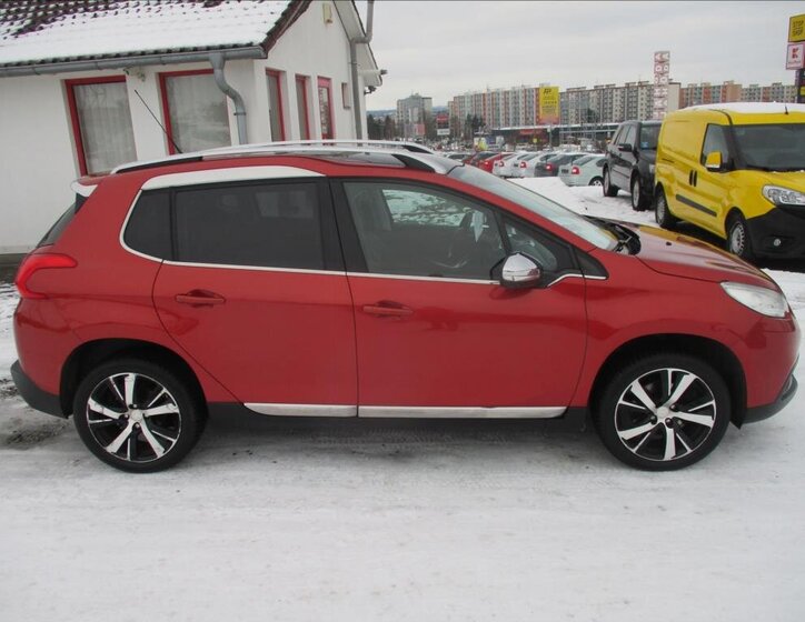 Peugeot 2008 4