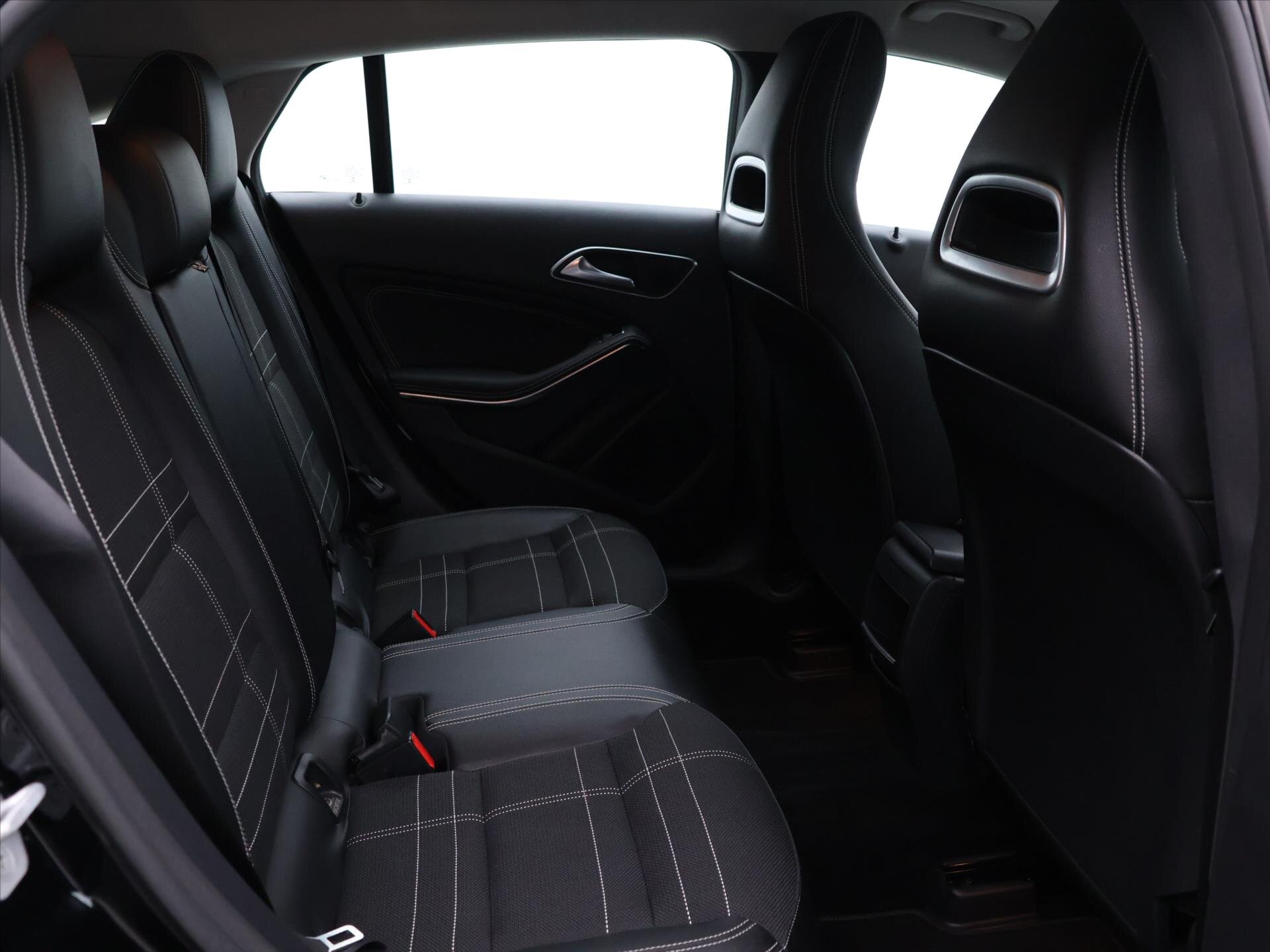 Mercedes-Benz CLA Kombi 2,0 l 155 kw