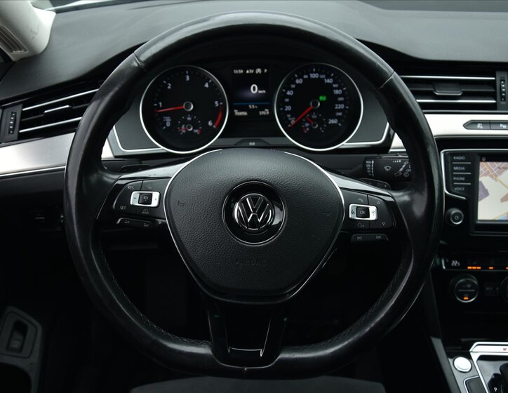 Volkswagen Passat Kombi 2,0 l 140 kw