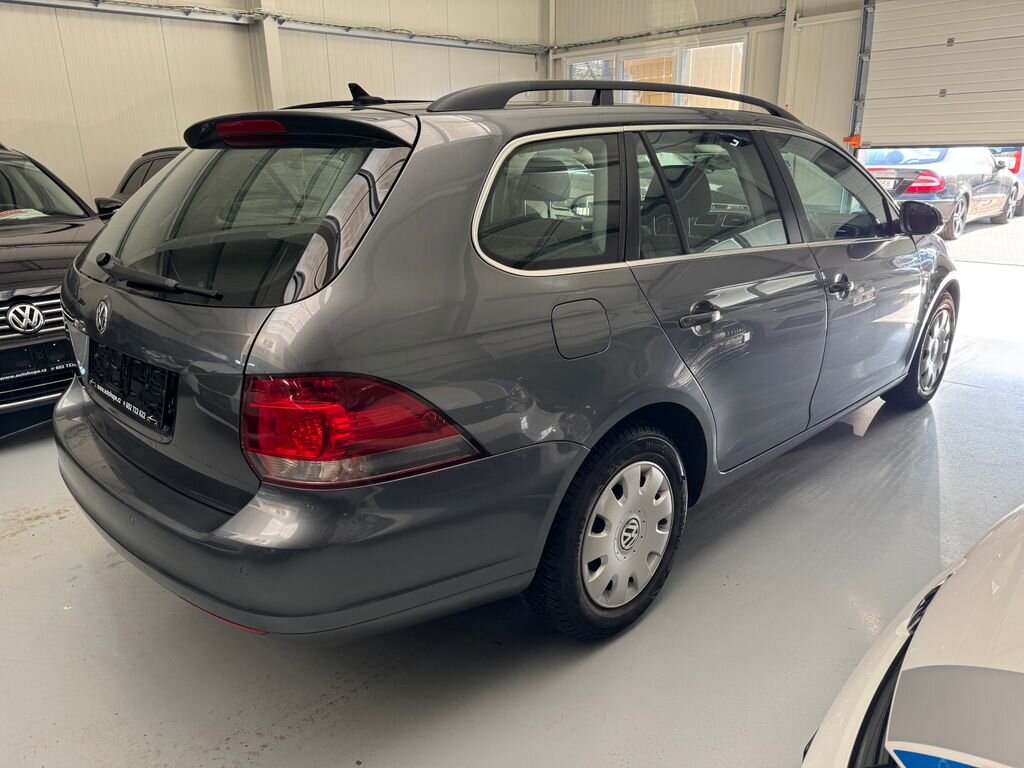 Volkswagen Golf Kombi 1,6 l 77 kw