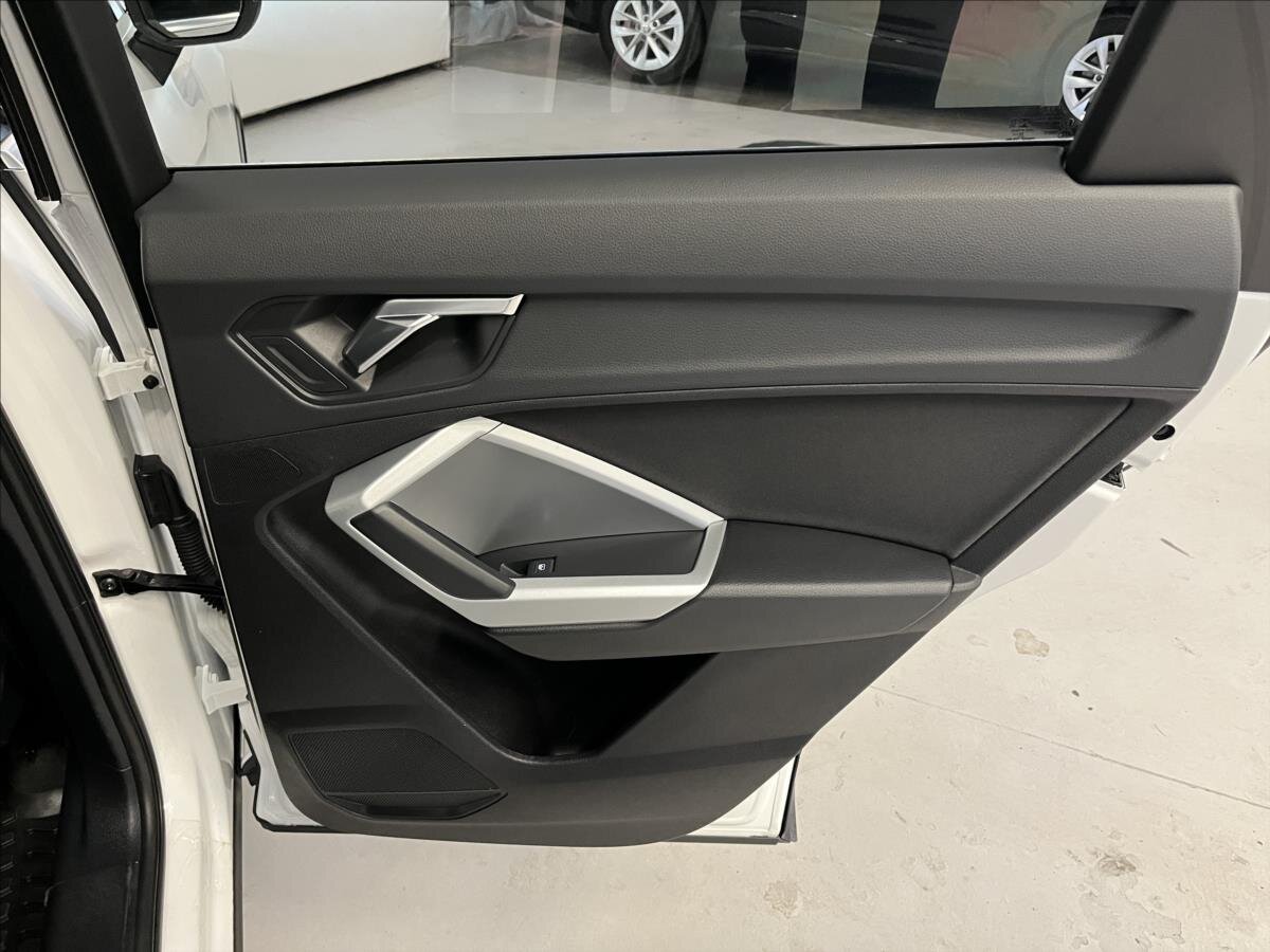 Audi Q3 SUV 1,5 l 110 kw