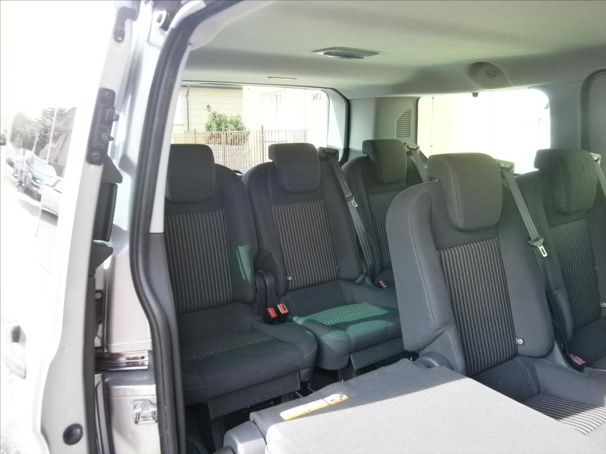 Ford Tourneo Custom Kombi 2,0 l 96 kw