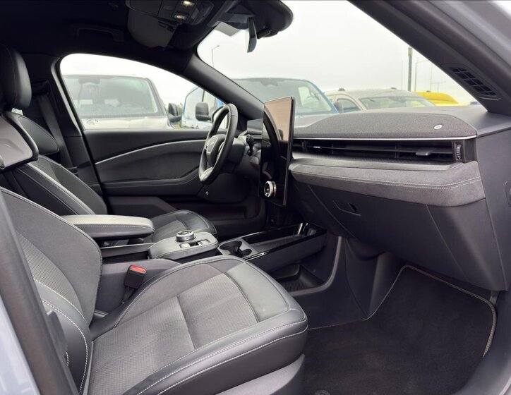 Ford Mustang Mach-E Hatchback 0,0 358 kw