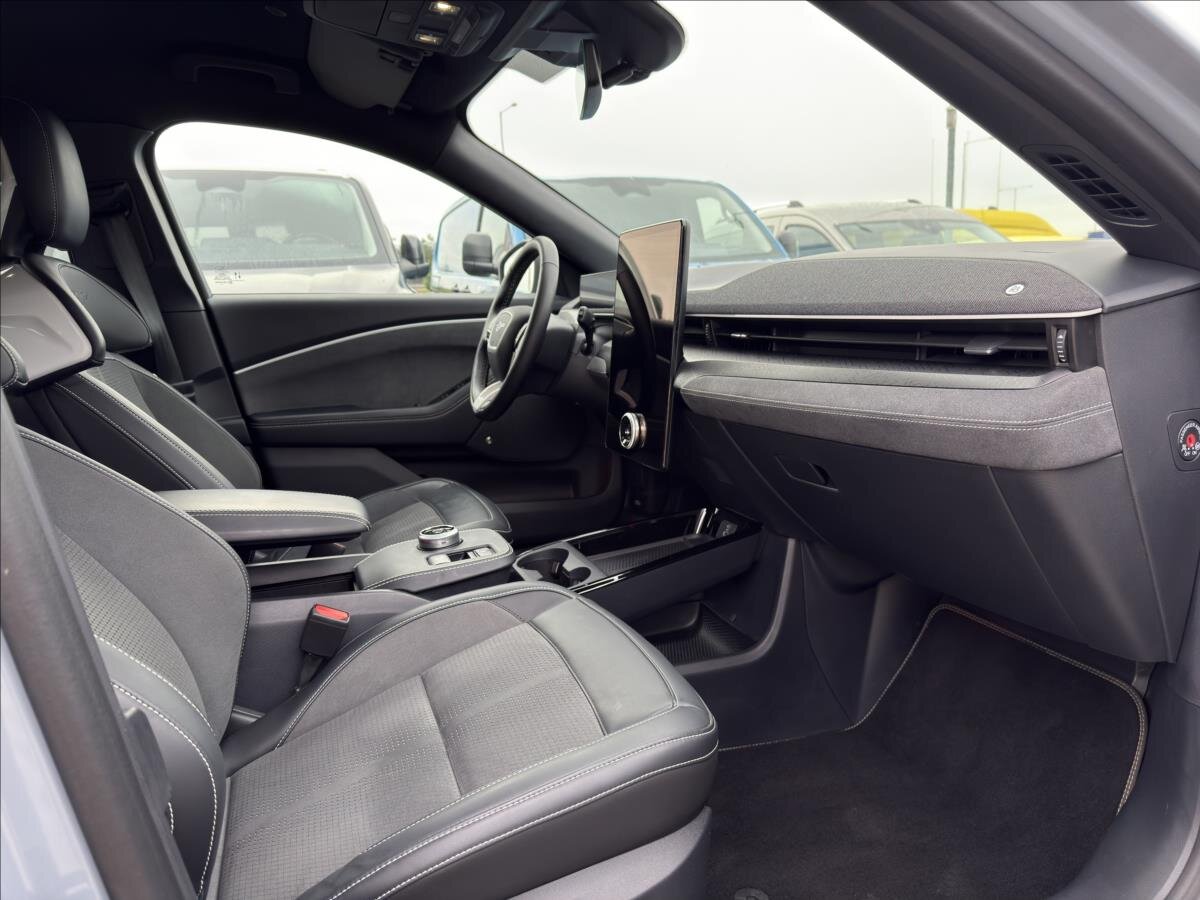 Ford Mustang Mach-E Hatchback 0,0 358 kw