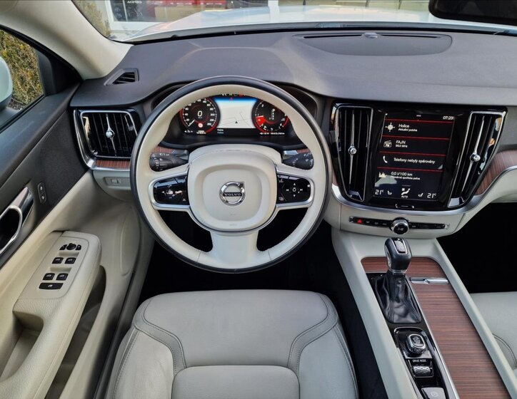 Volvo V60 Kombi 2,0 l 140 kw