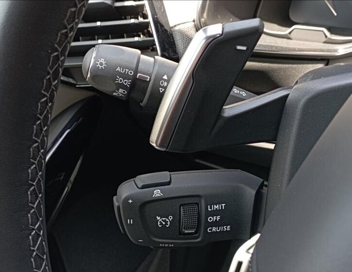 DS Automobiles DS7 SUV 1,6 l 147 kw