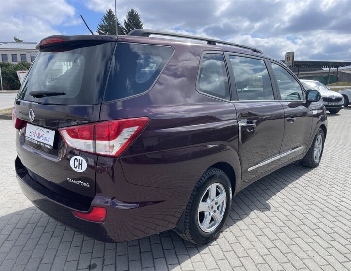 SsangYong Rodius SUV / Terénní 2,0 l 114 kw