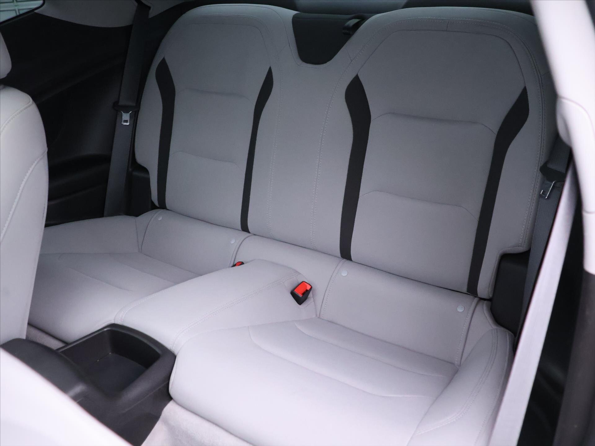 Chevrolet Camaro Kupé 6,2 l 333 kw