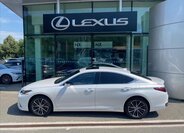 Lexus ES 300h Sedan / Limuzína 2,5 l 160 kw