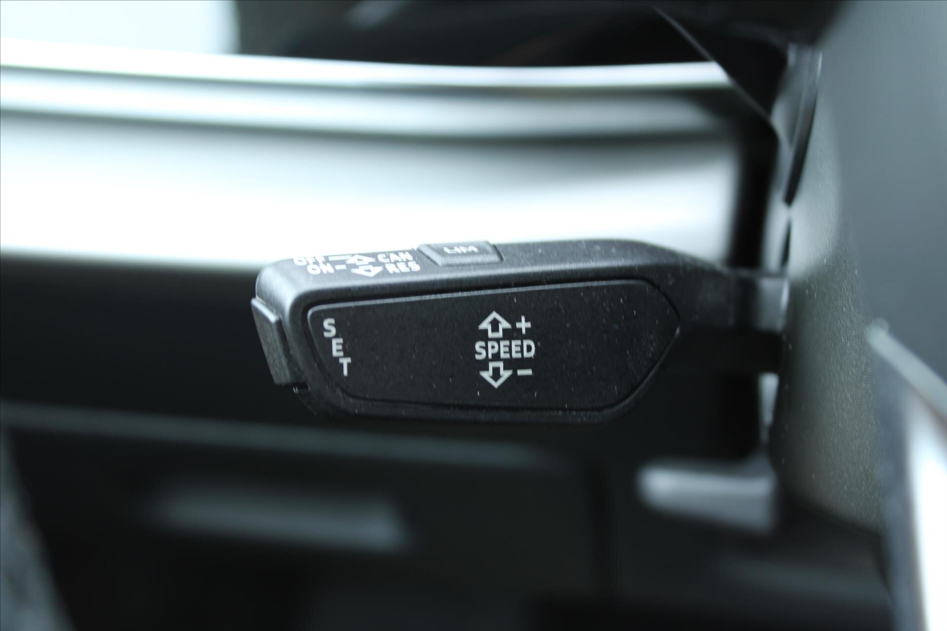 Audi Q8 SUV / Terénní 3,0 l 250 kw