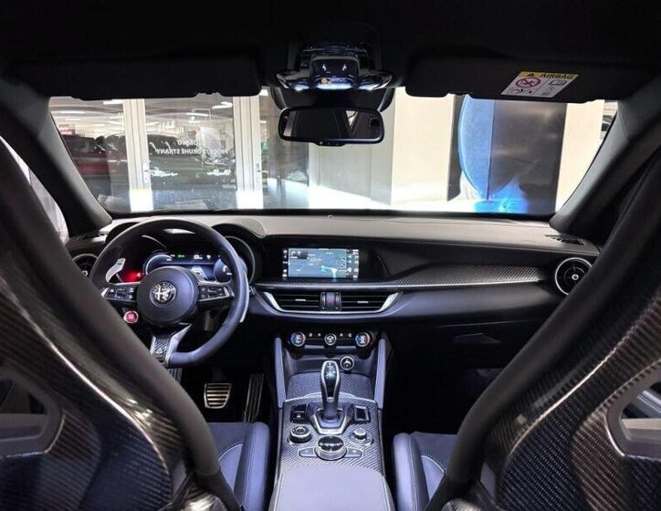 Alfa Romeo Stelvio SUV 2,9 l 382 kw
