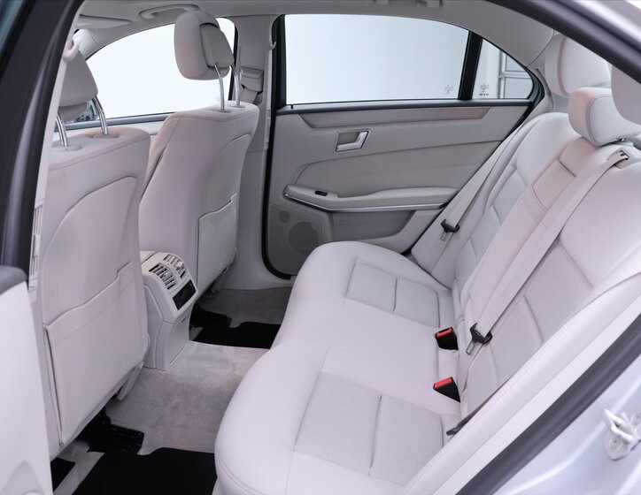 Mercedes-Benz Třídy E Sedan / Limuzína 3,5 l 245 kw