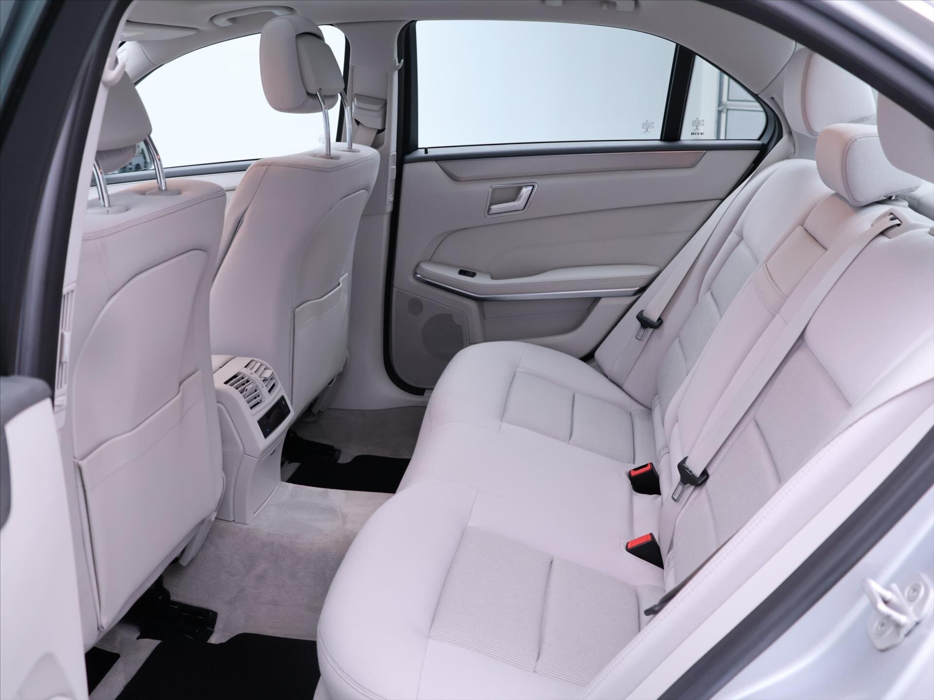 Mercedes-Benz Třídy E Sedan / Limuzína 3,5 l 245 kw